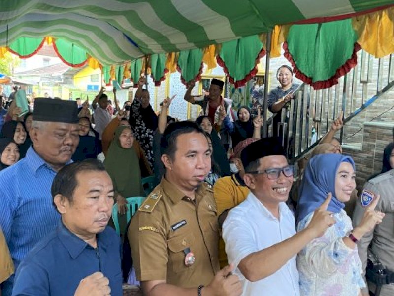 Reses di Maccini Kidul, Muchlis Misbah Langsung Realisasikan Penambahan Fasilitas Kursi
