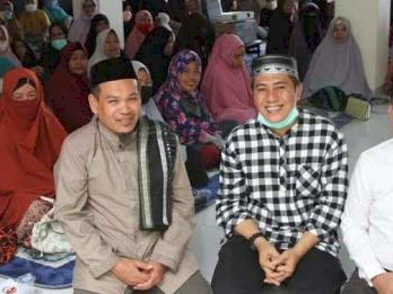 KH Sudirman bersama Deng Ical