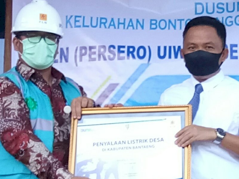 Bupati Bantaeng, Ilham Azikin (kanan) 