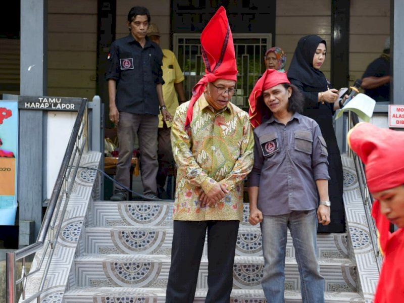 Koordinator Patonro Community, Zubhan Eka Friansyah bersama IAS. 