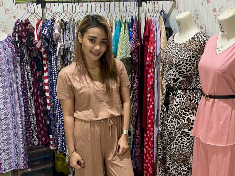 Pemilik Queen Shop Ayu Lestari. 