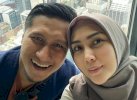 Ada Jasa Netizen Dibalik Hijrahnya Istri Arie Untung