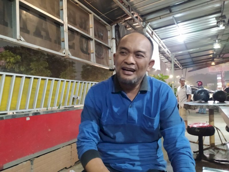 Koordinator Forum Komunikasi Lintas (FoKaL) NGO Sulawesi Djusman AR. 