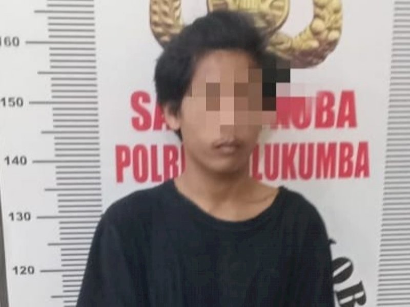 Pelaku penyalahgunaan sabu saat diamankan polisi. 