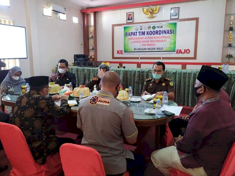 Rapat Kejari Sengkang dengan beberapa lembaga membahas isu aliran agama.