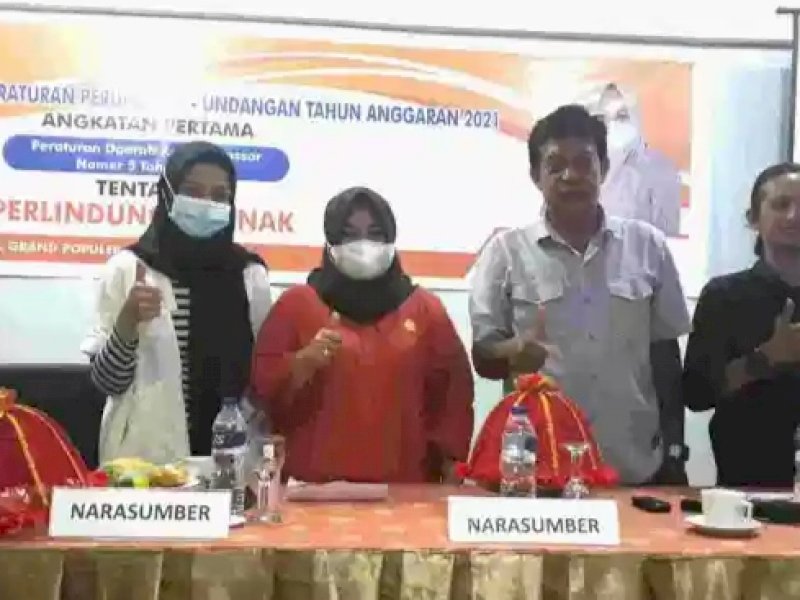Anggota DPRD Makassar Andi Astiah saat menggelar Sospet Perlindungan Anak. 