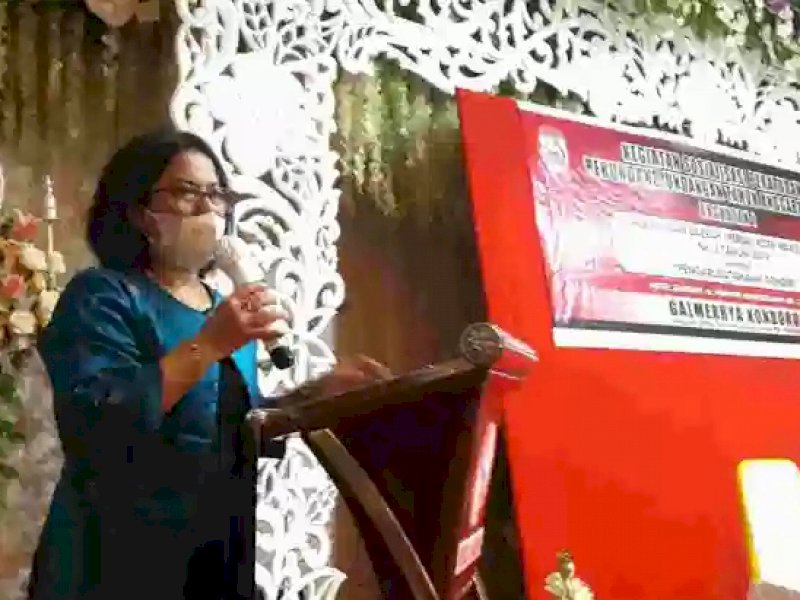 Anggota DPRD Makassar Galmeria Kondorura saat menggelar Sosper Pengarusutamaan Gender. 