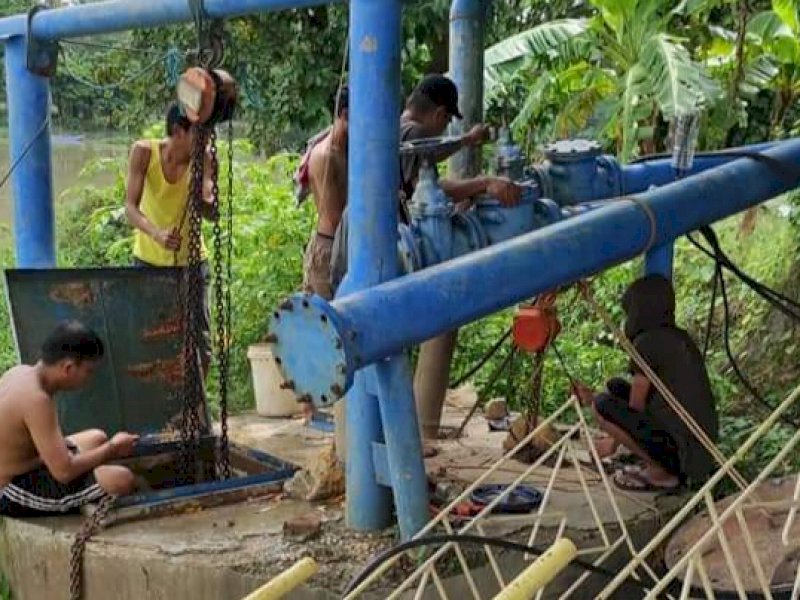Perbaikan mesin pompa PDAM Wajo. 