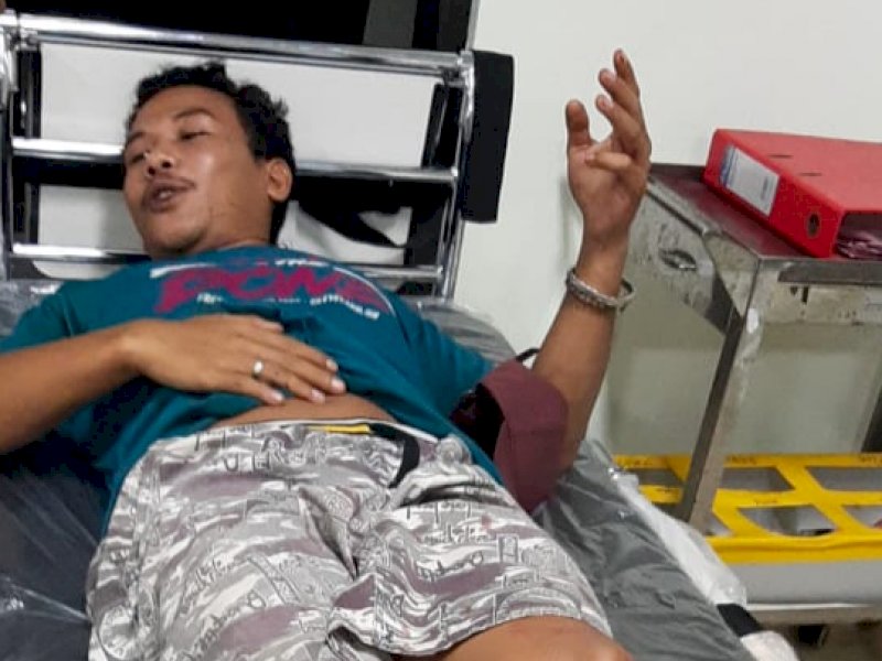 Korban pembacokan saat menjalani perawatan medis. 