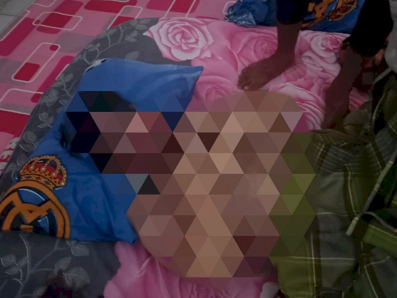 Pemuda di Wajo yang tewas diduga pakai headset dan main HP sambil dicas. 