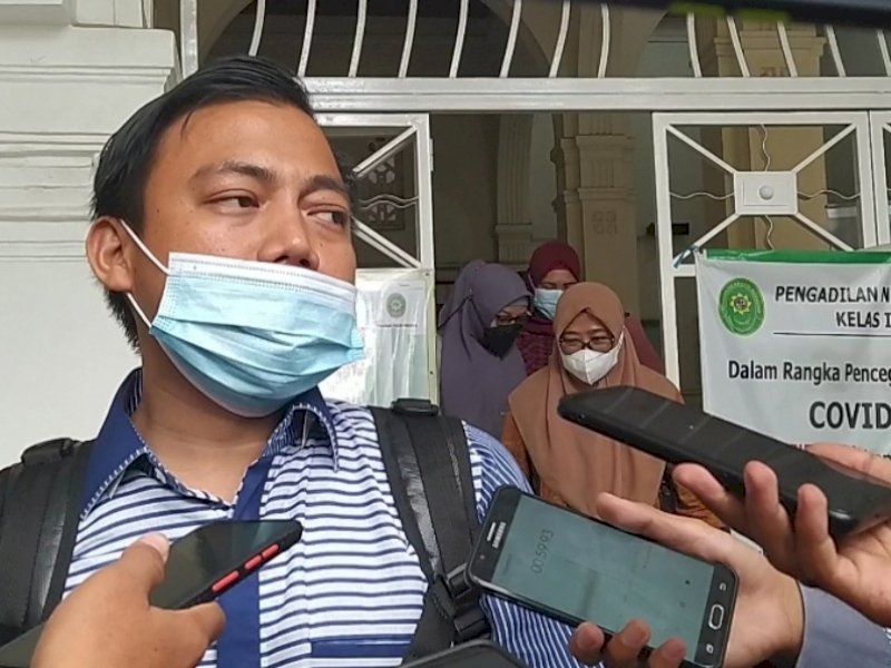 Pengacara Agung Sucipto, M Nursal. 