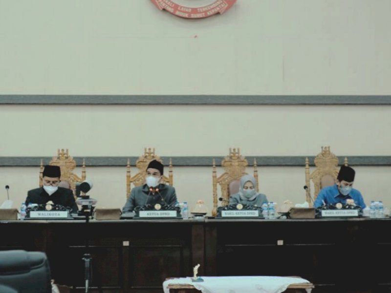 Rapat Paripurna dipimpin langsung oleh Ketua DPRD Makassar Rudianto Lallo para wakilnya dan dihadiri langsung Wali Kota Makassar Makassar Moh Ramdhan 'Danny' Pomanto. (Ist)