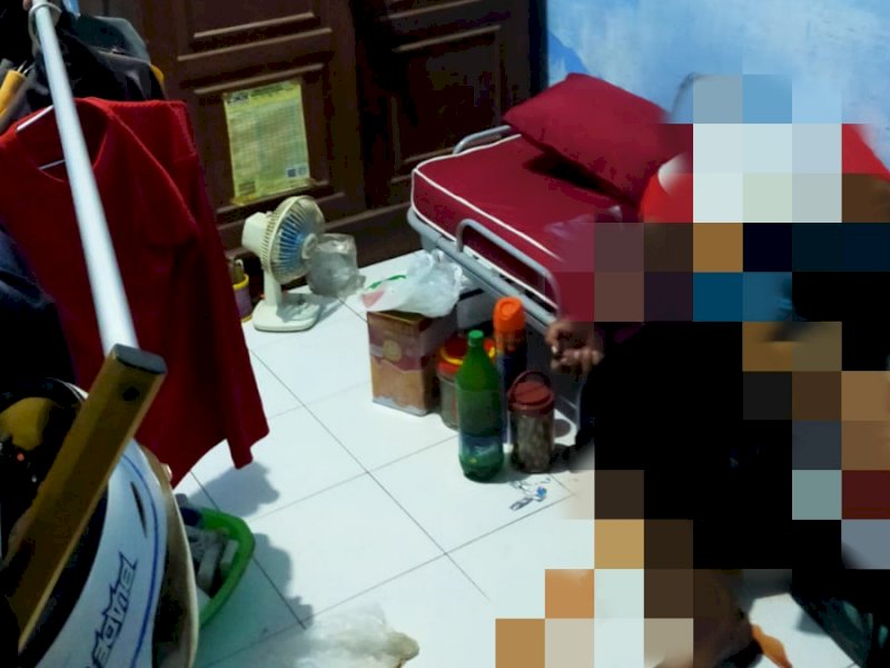 Kondisi mayat pria di Makassar yang ditemukan dalam keadaan membusuk. 