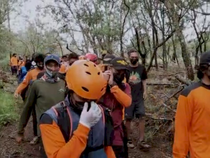 Evakuasi tiga pendaki gunung Bawakaraeng (int)
