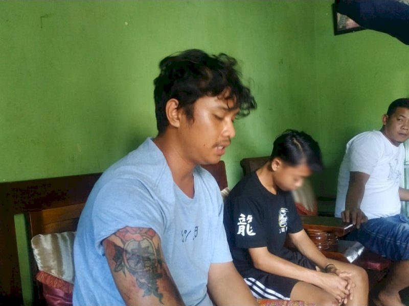2 warga Bulukumba yang diduga menjadi korban pemukulan oknum polisi. 