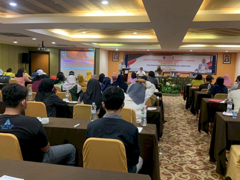 Irmawati Sila saat menggelar Sosper Rumah Susun. 