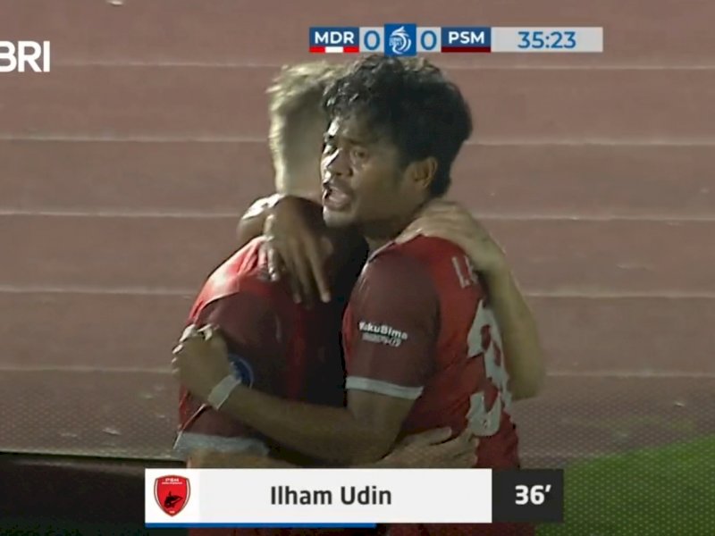 Ilham Udin Armaiyn usai sukses mencetak gol untuk PSM Makassar di babak pertama kontra Madura United (int)