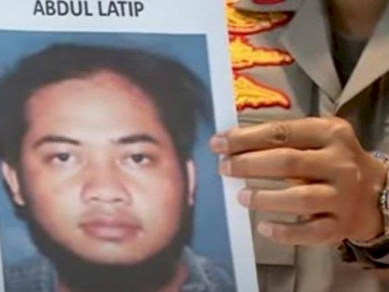 Abdul Latip buron pengeroyok Ade Armando ditangkap siang tadi. 