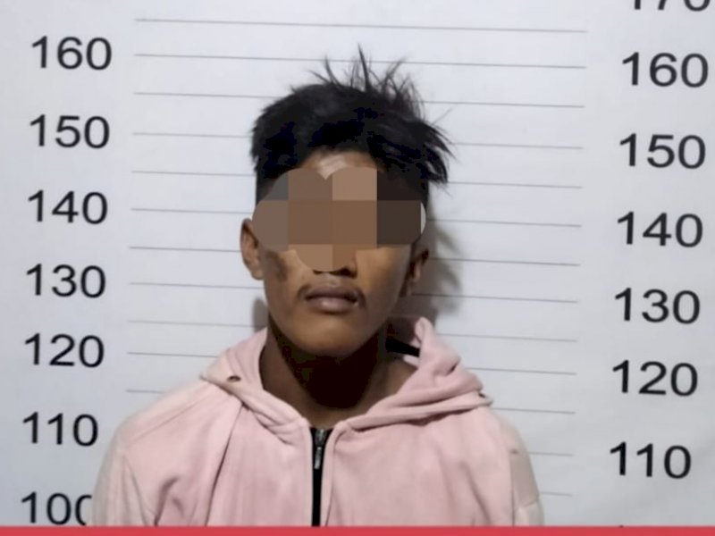 MA alias Amming (20) diringkus usai aksinya membongkar sebuah kamar kos terekam CCTV. 