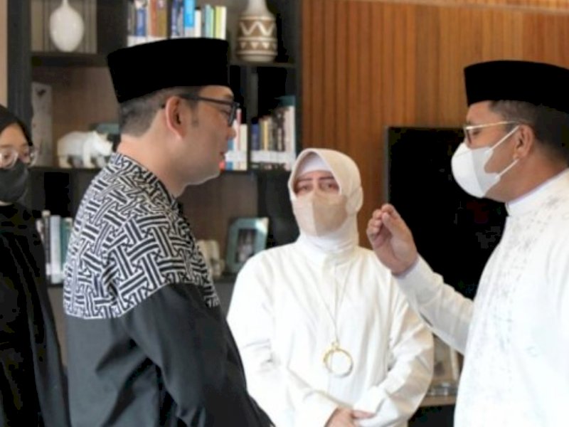 Wali Kota Makassar Moh Ramdhan Pomanto bersama keluarganya, berkunjung ke Gedung Pakuan Bandung Rumah Jabatan Gubernur Jawa Barat, Senin (13/06/2022).