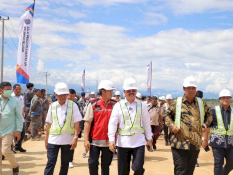 Anggota Komisi V DPR RI Muhammad Aras melakukan Kunker didampingi Bupati Maros Chaidir Syam, di Kecamatan Maros Baru, Kabupaten Maros, Sabtu (25/6/2022).