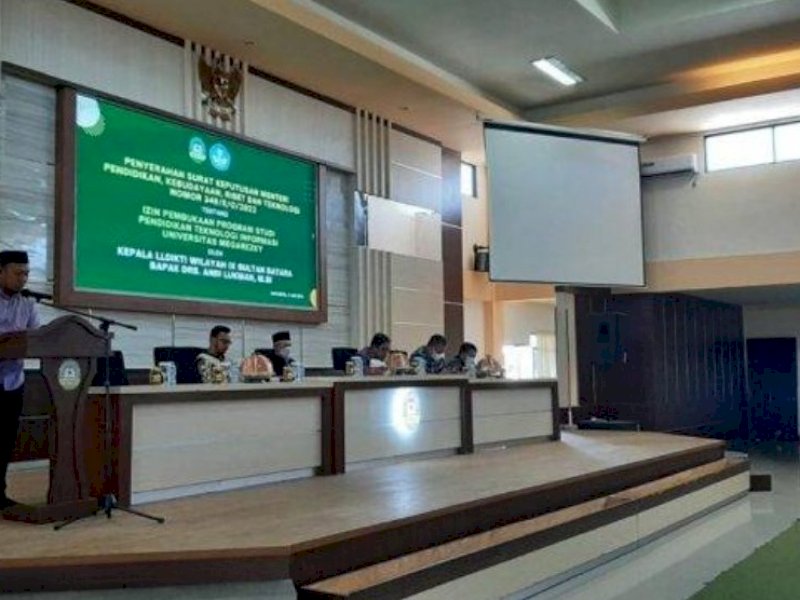 Suasana penerimaan SK izin Prodi Pendidikan Teknologi Informasi Unimerz. 