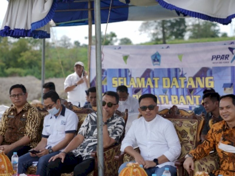 Peletakan batu pertama pembangunan pengelolaan air bersih Kawasan Industri Bantaeng (KIBa).