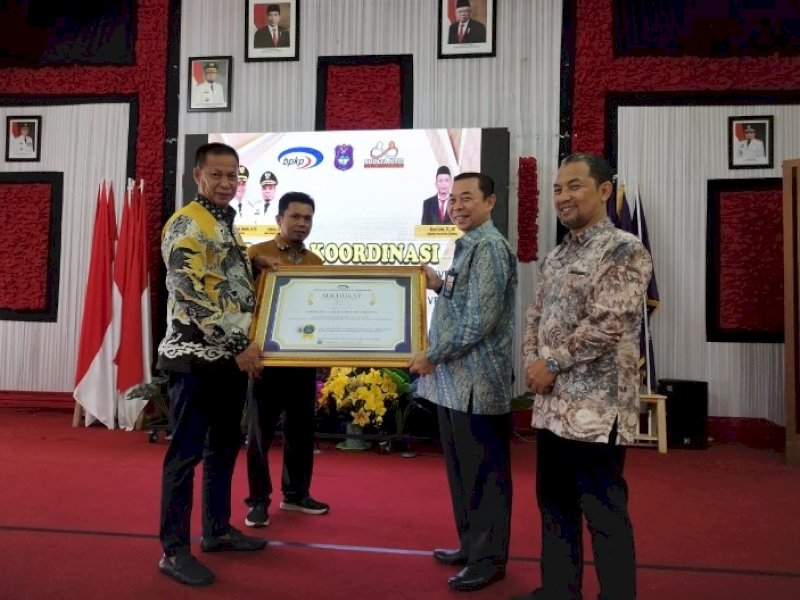 Pemerintah Kabupaten Enrekang meraih penghargaan sertifikat Kapabilitas APIP Level 3.