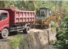 Antisipasi Hujan, Dinas PU Makassar Bersihkan Sedimen di Saluran Sekunder Kumala Permai