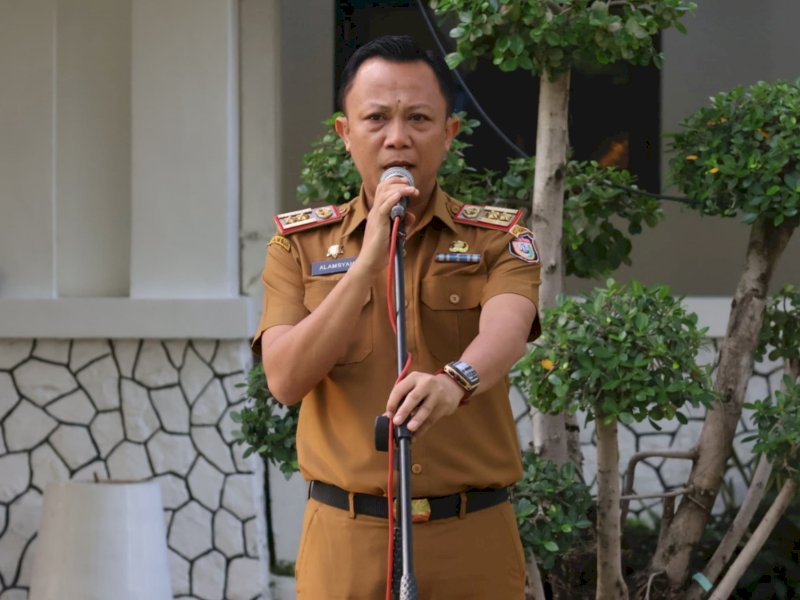 Plt Kepala Dinas Ketahanan Pangan (DKP) Kota Makassar Alamsyah Sahabuddin saat memimpin apel pagi di lingkup Pemkot Makassar/Ist