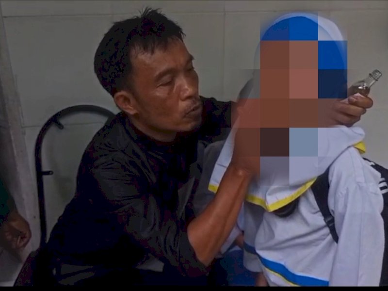 Salah seorang siswa yang tengah dalam pengobatan akibat tersengat lebah/Int