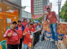 IOF Makassar Bantu Sembako Korban Banjir di Paccerakkang 