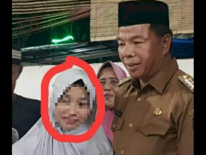 Aliani (39) diduga tewas dibunuh. Dia ditemukan warga dalam kondisi bersimbah darah di depan rumahnya (int) 