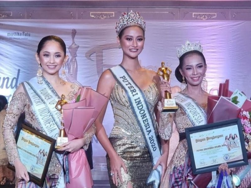Dini Nur Fitri Wakil Sulsel 2 lolos grand final pemilihan Puteri Indonesia 2022. (Int)