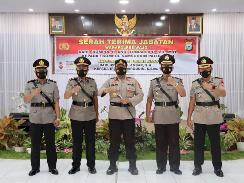 Foto bersama usai sertijab Wakapolres Wajo. (Ist)