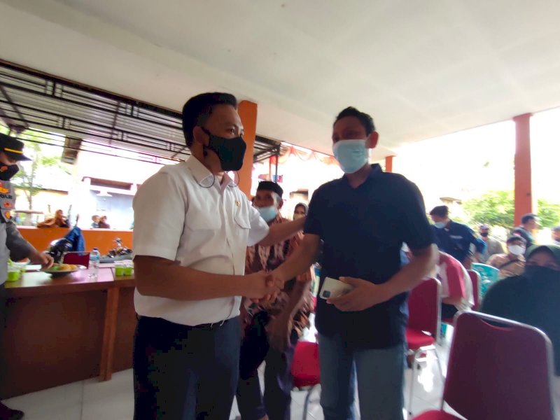 Politisi NasDem Firhun bersama Bupati Bantaeng Ilham Azikin. (Ist)