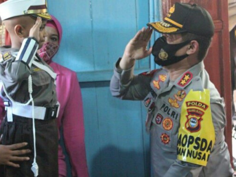 Kapolda Sulsel Irjen Pol Merdisyam saat mengunjungi Hidayah Kartini