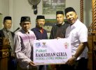 Akhiri Safari Ramadan di Bontoharu, Bupati Bulukumba Berikan Paket Bantuan
