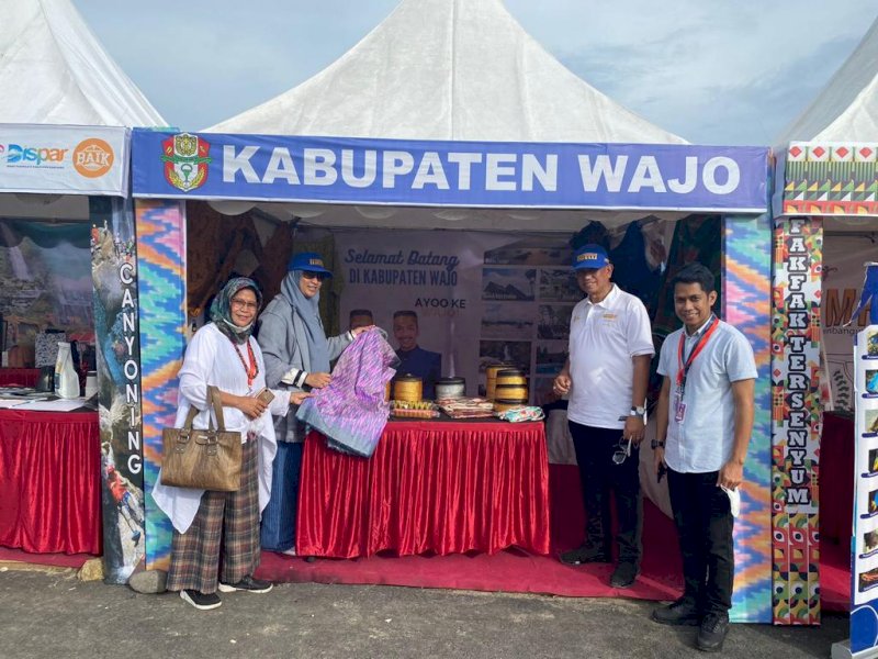 Pemkab Wajo mempromosikan sejumlah produk di kompleks sirkuit MotoGP Mandalika. (Ist)