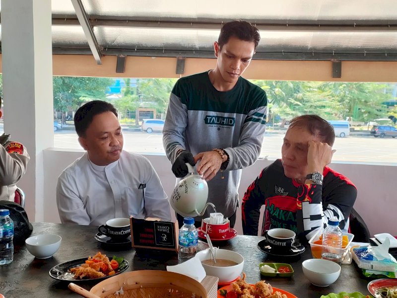 Bupati Bantaeng Ilham Azikin jamu Ketua PSSI Irwan Bule. (Ist)