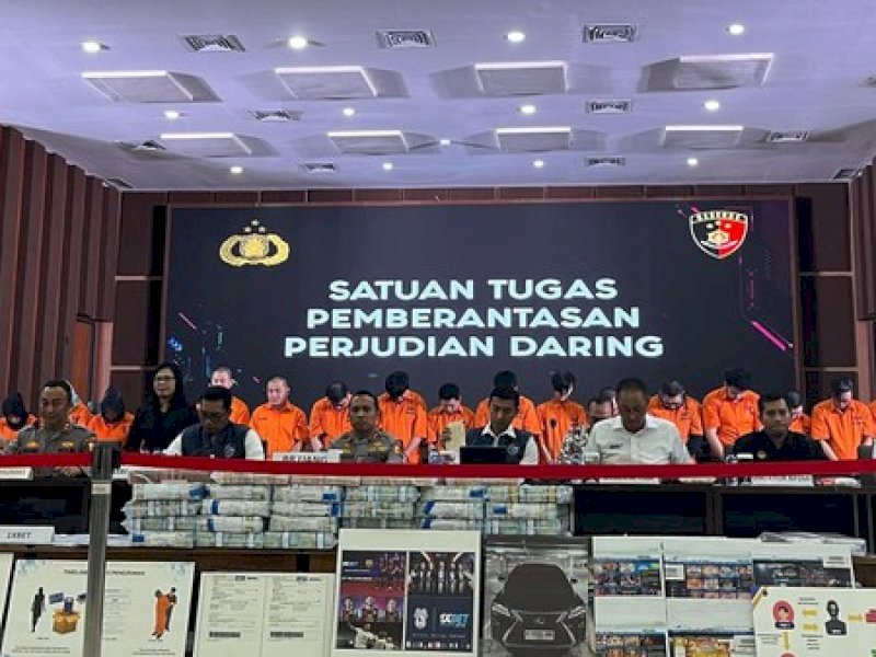 Wakil Ketua Harian Penegakan Hukum Satgas Pemberantasan Judi Online Website, Komjen Wahyu Widada, dalam jumpa pers di Mabes Polri. 