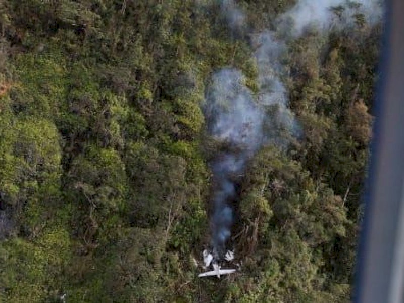 Pesawat SAM Air yang jatuh di hutan Papua. 