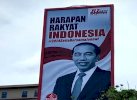 Wacana Penundaan Pemilu, Spanduk Jokowi Tiga Periode Bertebaran di Daerah