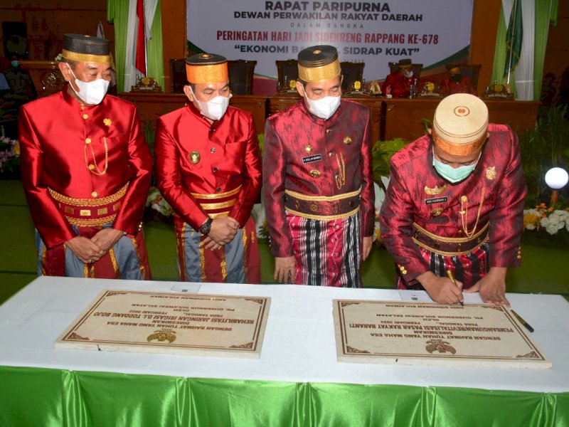 Plt Gubernur Sulsel Andi Sudirman Sulaiman meresmikan sejumlah proyek di Sidrap. (Ist)