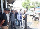 Rudianto Lallo Bersama Kader NasDem  Tinjau Jalan Rusak di Antang 