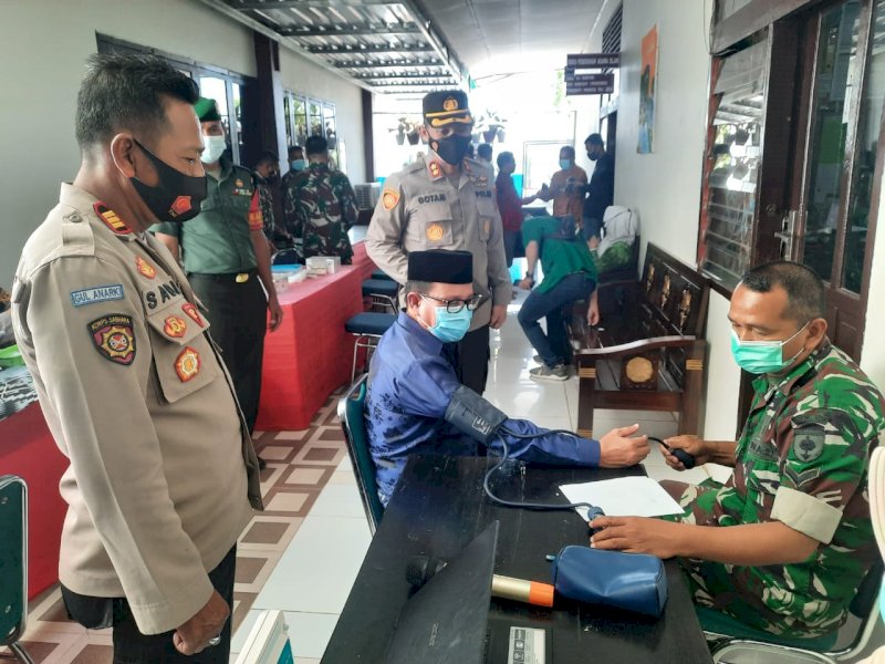 Vaksinasi massal yang digelar NU Takalar. (Ist)