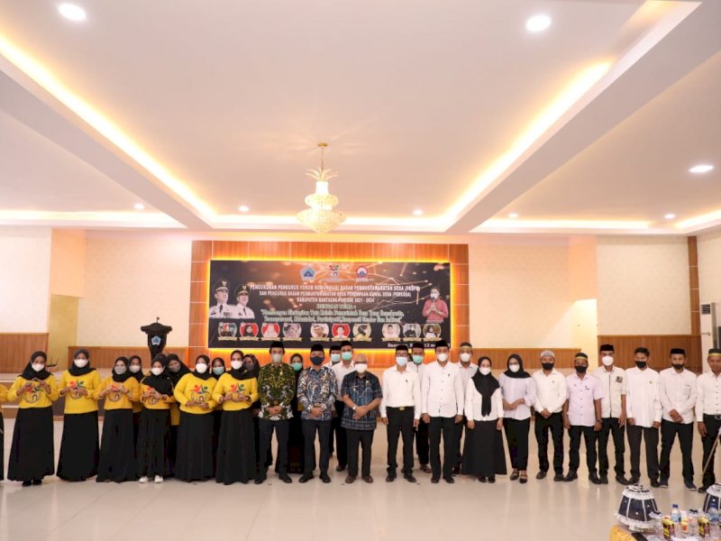 Bupati Bantaeng, Ilham Azikin melantik pengurus FKBPD dan Perkasa di Balai Kartini. (Ist)