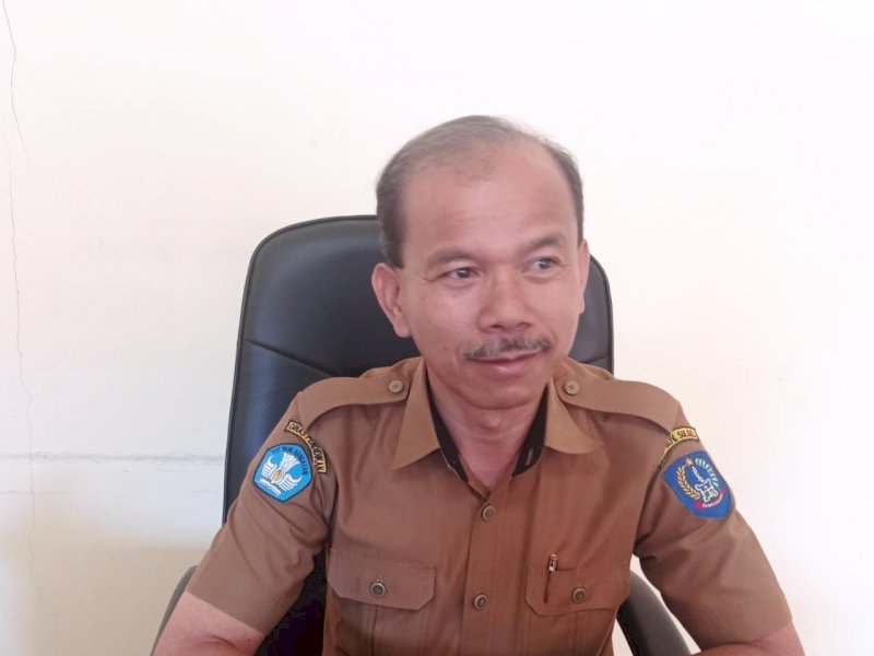 Kepala Sekolah SMA Kristen Makale, Marten Kala Lembang. (Andarias Padaunang)