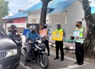 Ops Keselamatan, Satlantas Polres Bantaeng Razia Truk Odol dan Bagikan Masker