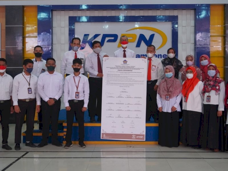 Pegawai KPPN Watampone telah menandatangani pakta integritas. (Ist)